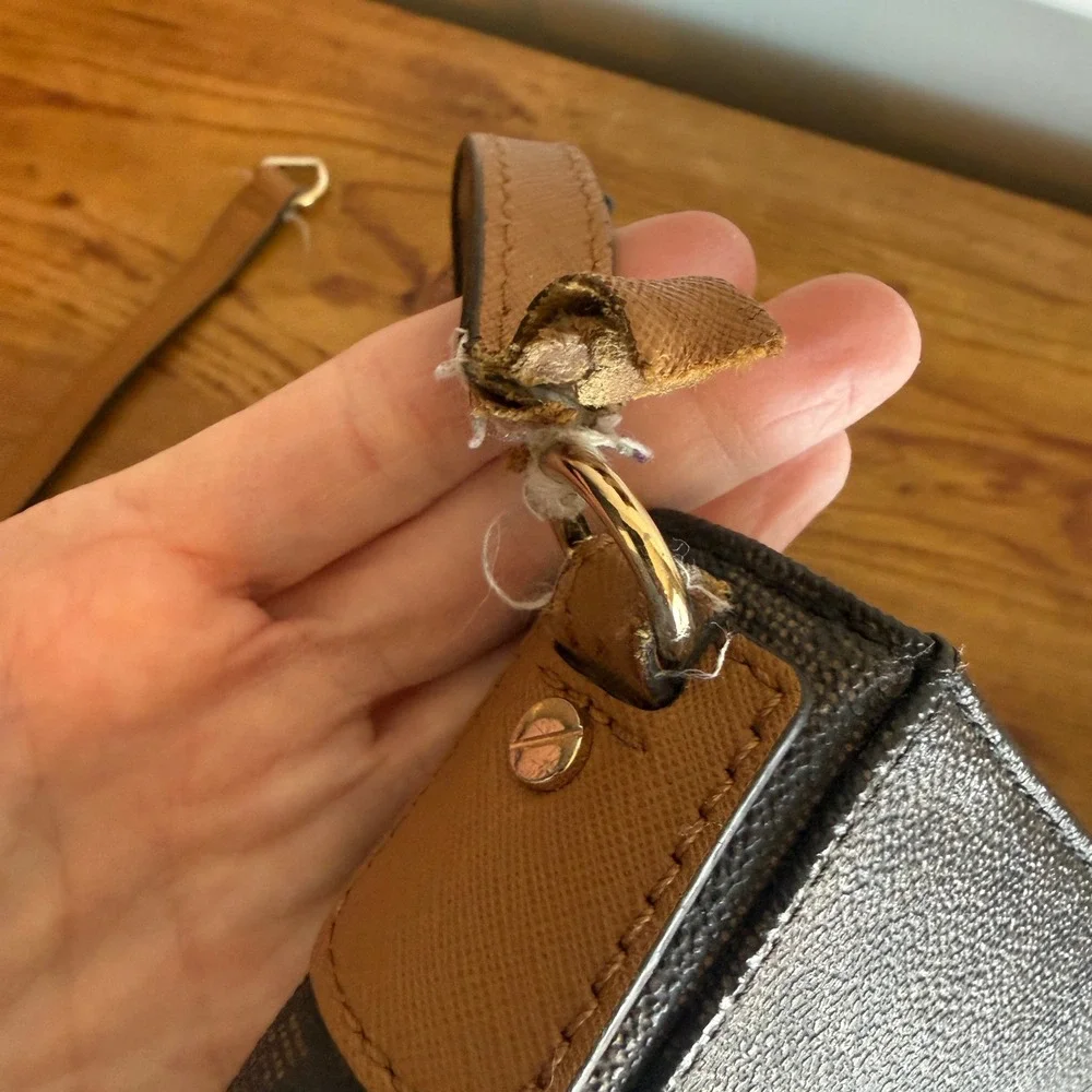 Michael Kors Signature Monogram Shoulder‎ Bag Brown Leather Broken Strap AS IS